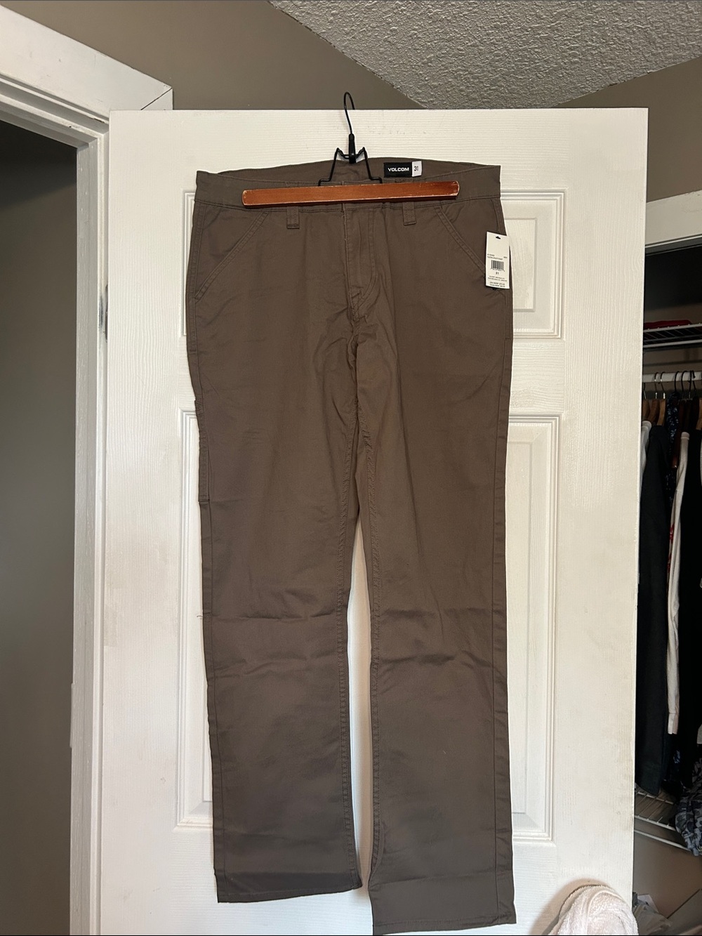 Volcom Men's Cargo Pants in Brown